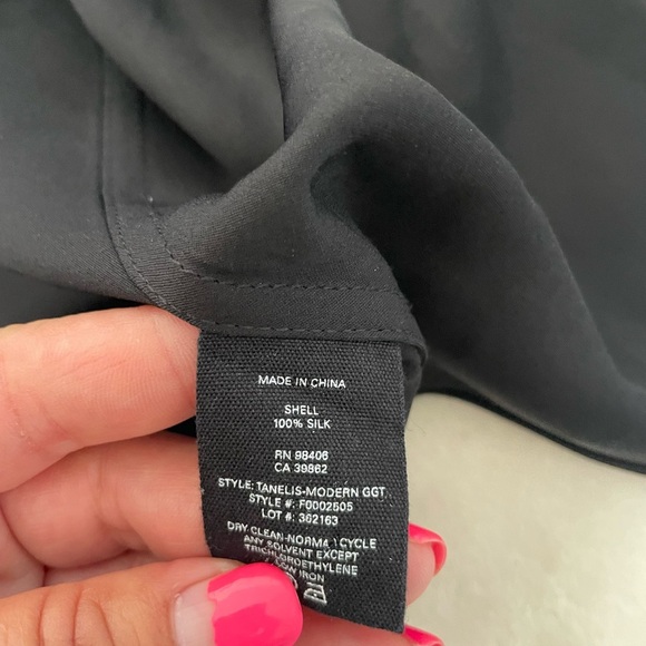 Theory Women's Black Button Down Silk Sleeveless Shirt - Picture 6 of 7